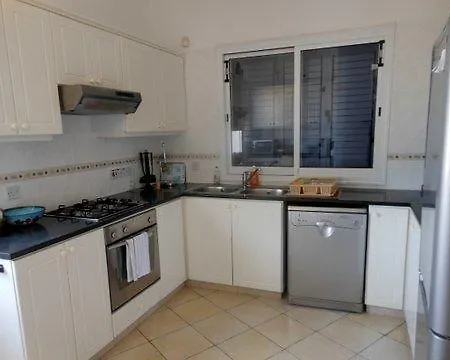 Samantha Дом отдыха Пафос